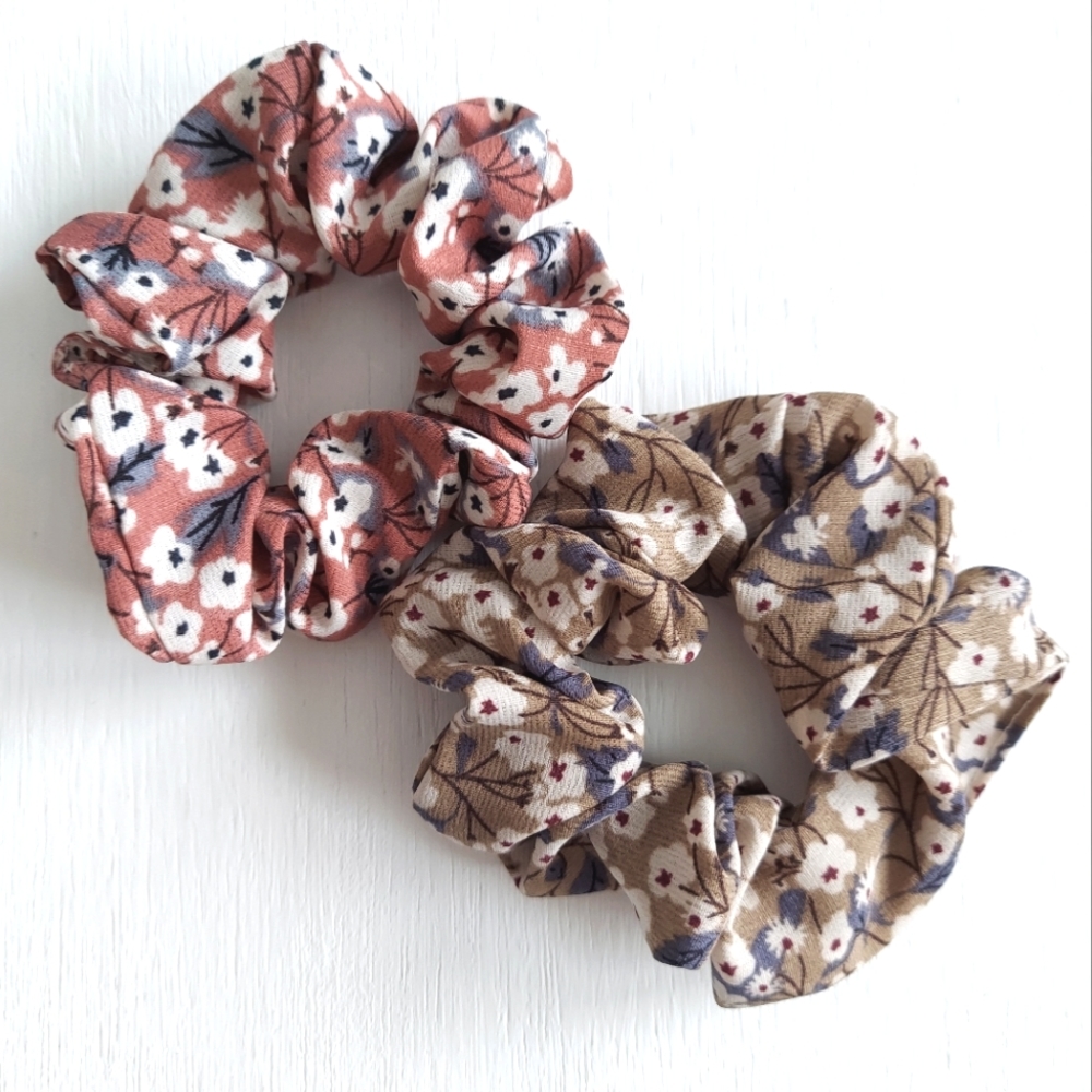 2-Pack Floral Scrunchies